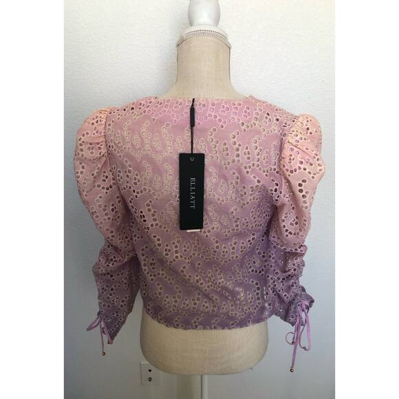 Elliatt Fiesta Eyelet Top in Lilac Ombre - S - Picture 4 of 4